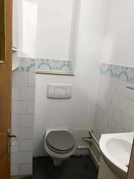 Romancierilor metrou- loc de parcare