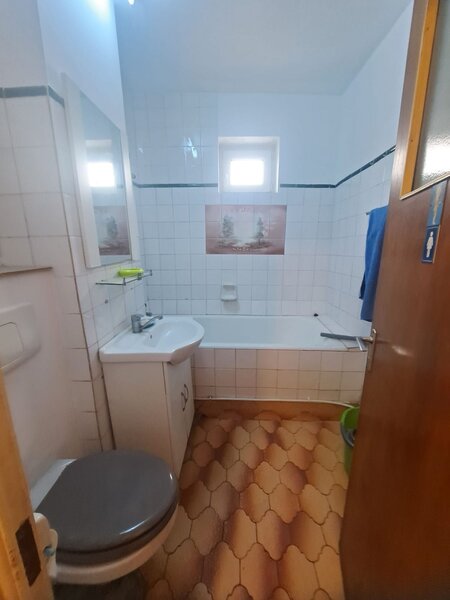 Romancierilor metrou- loc de parcare