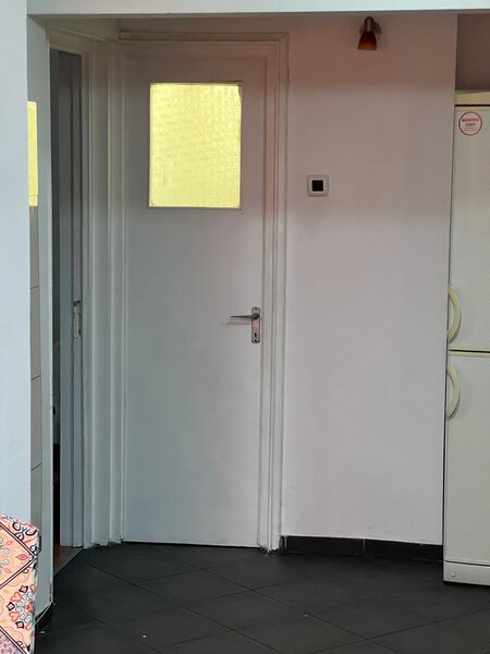 Romancierilor metrou- loc de parcare