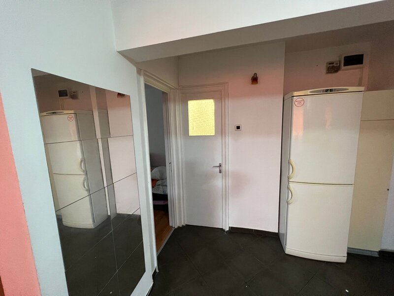 Romancierilor metrou- loc de parcare